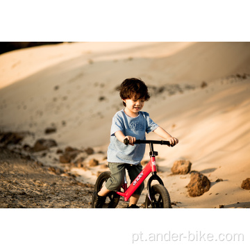 Crianças andam de bicicleta estilo / bicicleta de equilíbrio para bebês